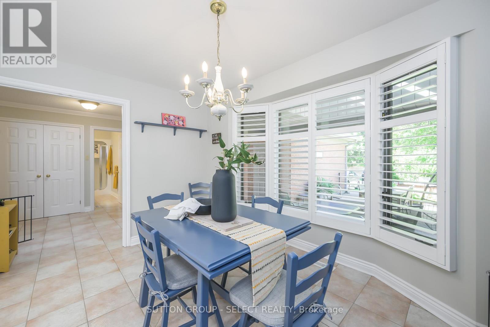 40 Quinella Drive, London South, Ontario  N6K 4K9 - Photo 9 - X12439280