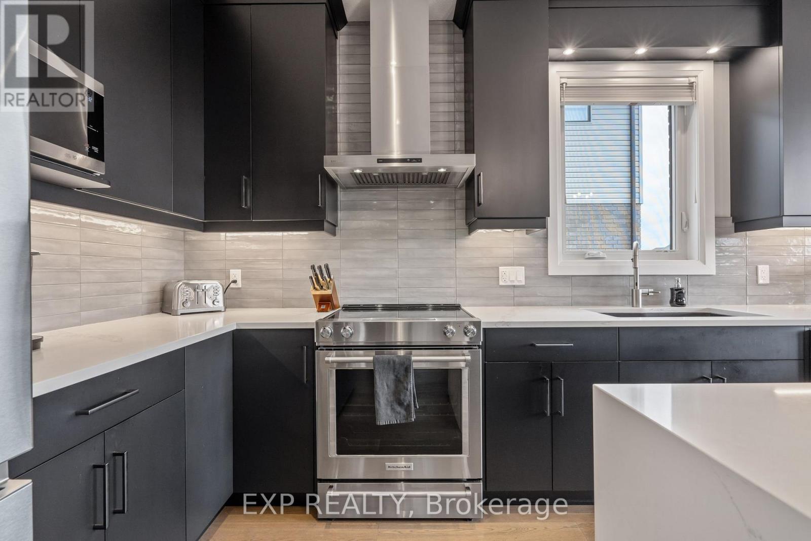 29 Locky Lane, Middlesex Centre, Ontario  N0L 1R0 - Photo 18 - X12439294