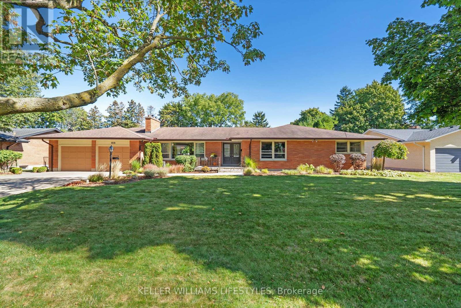1618 STONEYBROOK CRESCENT, London North, Ontario