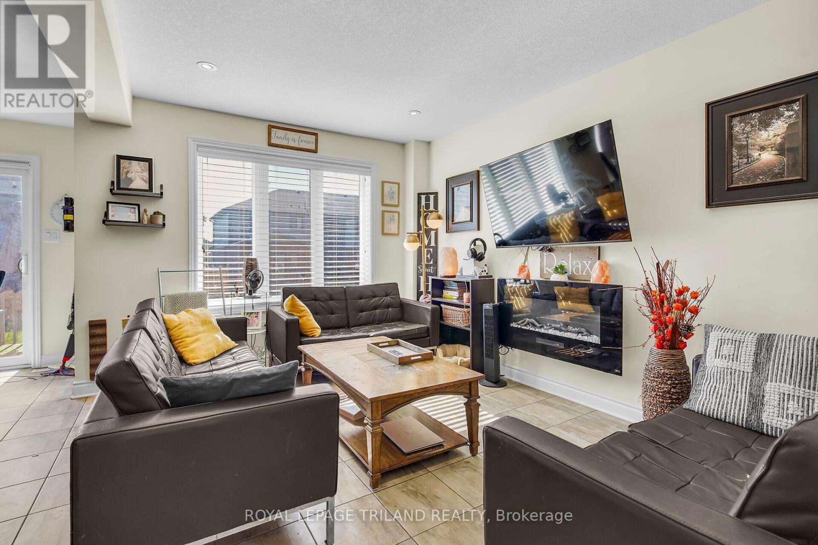 1310 Michael Circle, London East, Ontario  N5V 0B8 - Photo 12 - X12439329