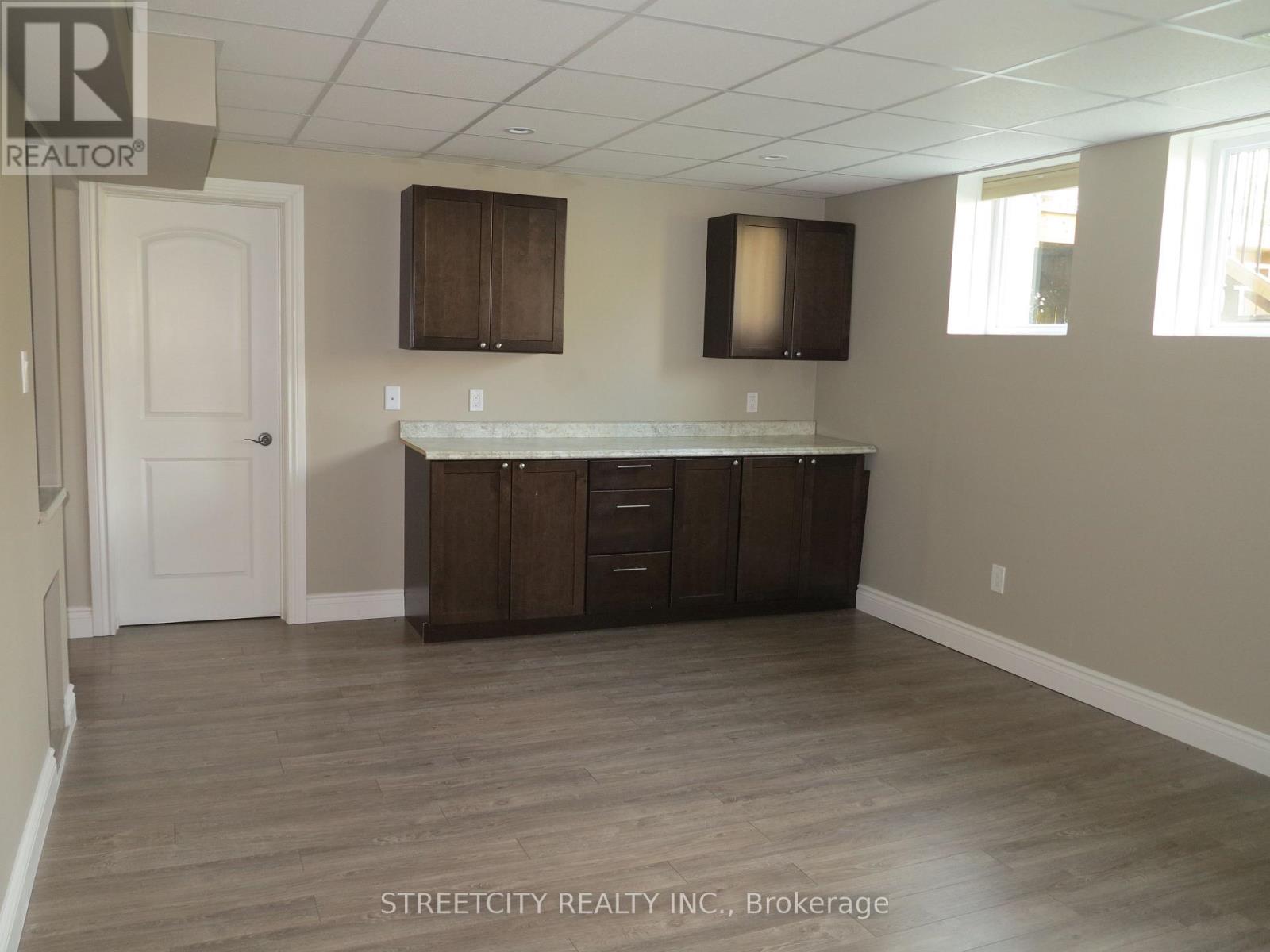 1939 Ballymote Avenue, London North, Ontario  N5X 0J6 - Photo 25 - X12439354