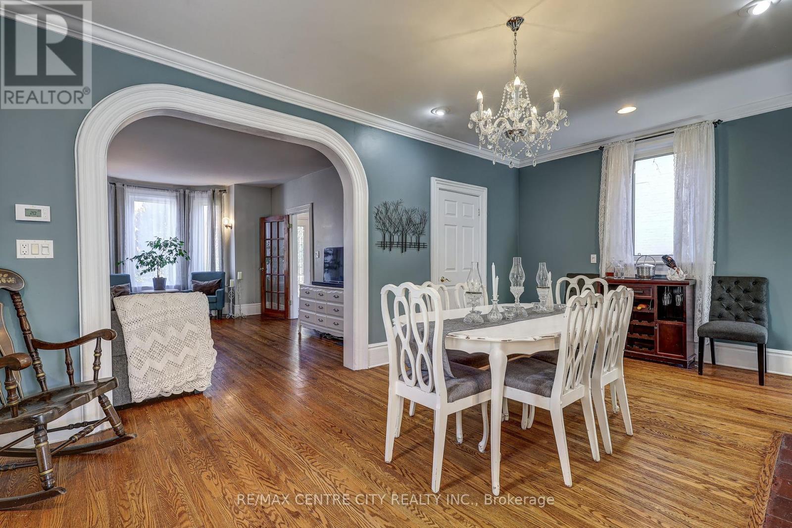 134 Wellington Street, St. Thomas, Ontario  N5R 2R6 - Photo 12 - X12439356