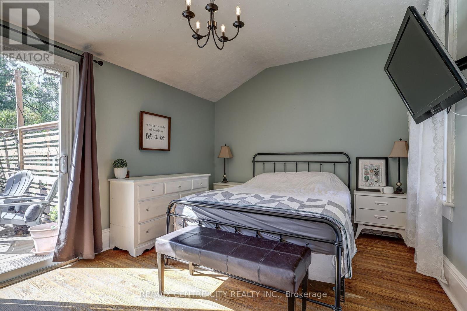 134 Wellington Street, St. Thomas, Ontario  N5R 2R6 - Photo 21 - X12439356