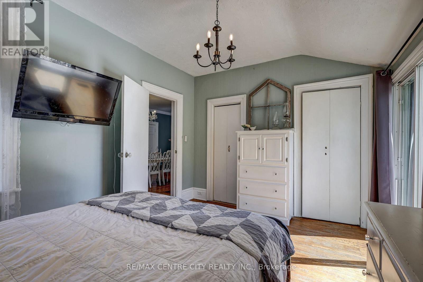 134 Wellington Street, St. Thomas, Ontario  N5R 2R6 - Photo 22 - X12439356