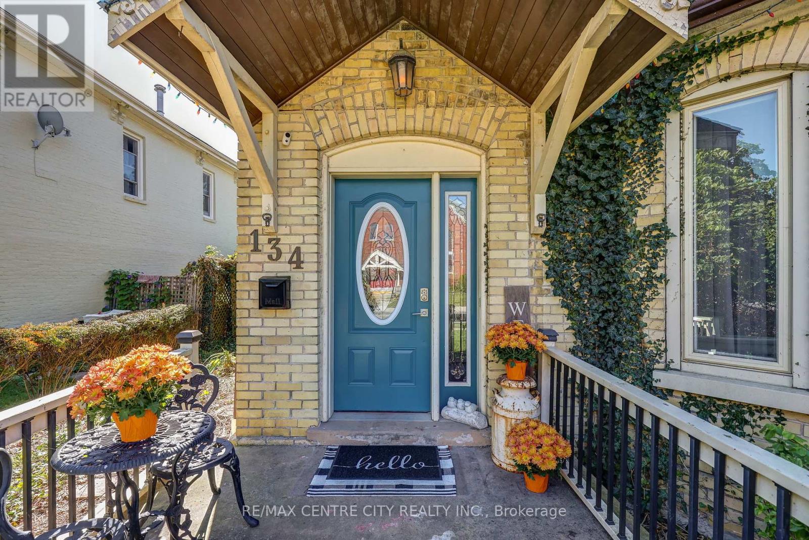 134 Wellington Street, St. Thomas, Ontario  N5R 2R6 - Photo 3 - X12439356