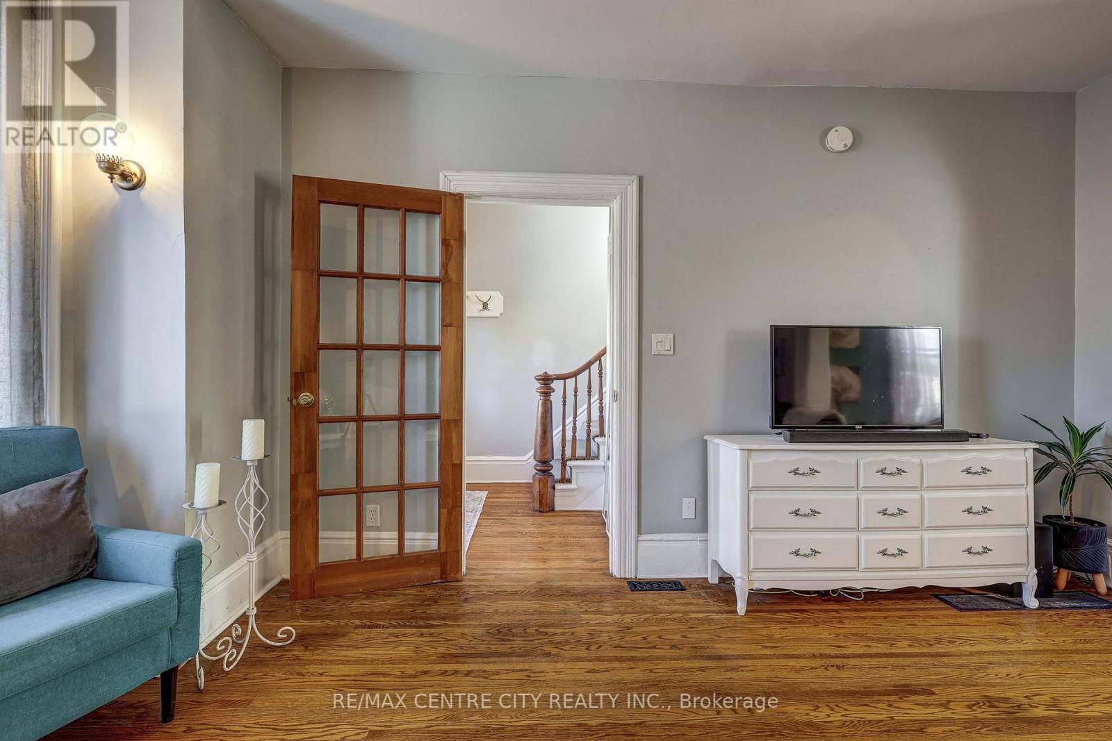 134 Wellington Street, St. Thomas, Ontario  N5R 2R6 - Photo 6 - X12439356