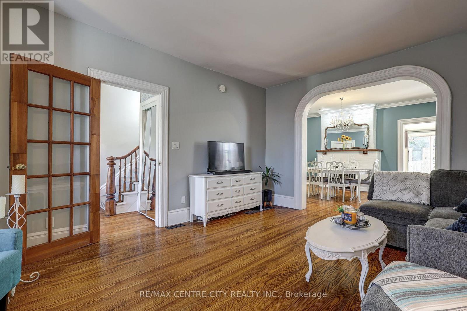 134 Wellington Street, St. Thomas, Ontario  N5R 2R6 - Photo 7 - X12439356