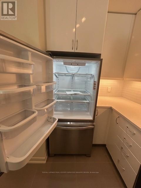 303 - 38 Annie Craig Drive, Toronto, Ontario  M8V 0G9 - Photo 4 - W12439256