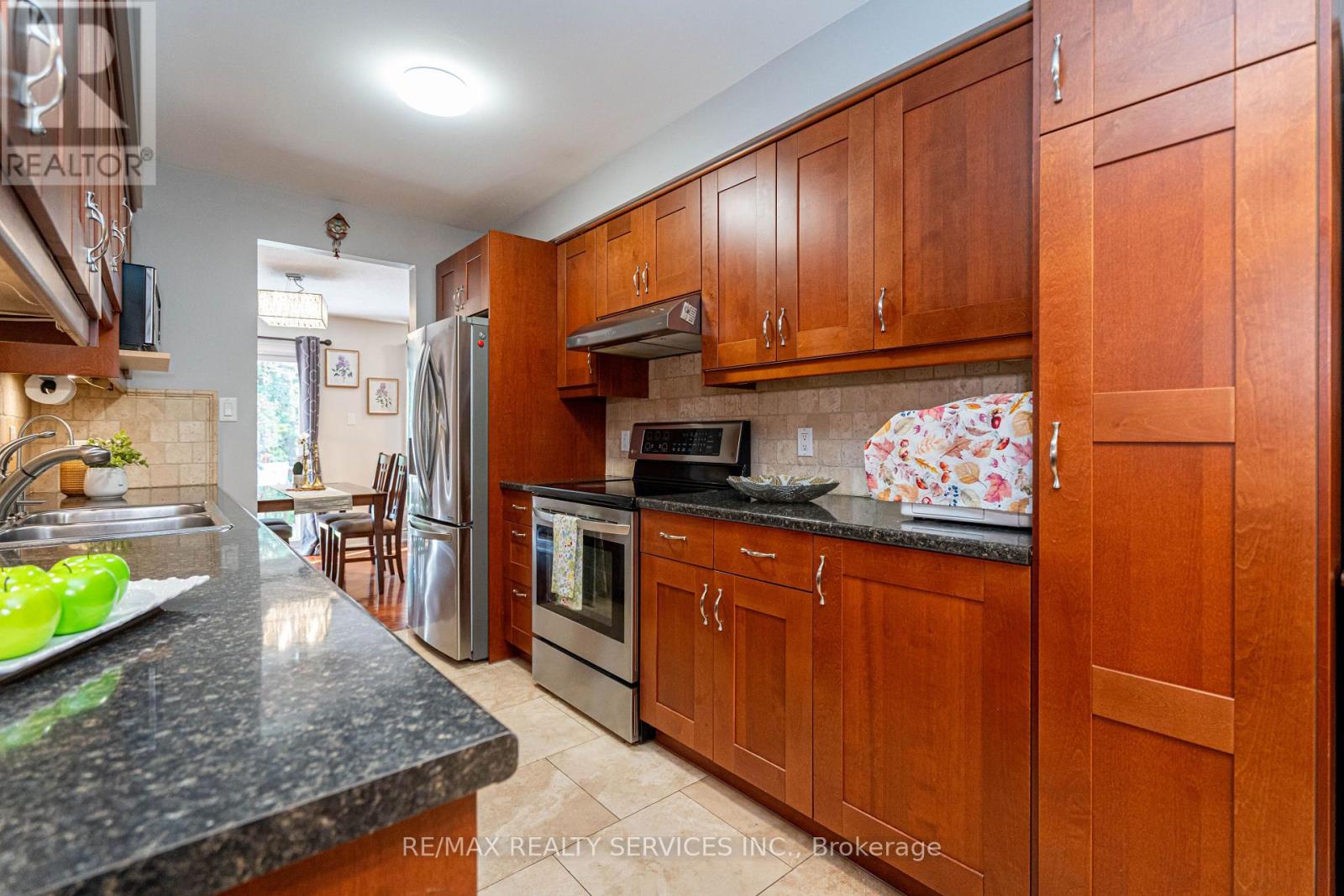 1160 Mccraney Street E, Oakville, Ontario  L6H 4S4 - Photo 17 - W12439261