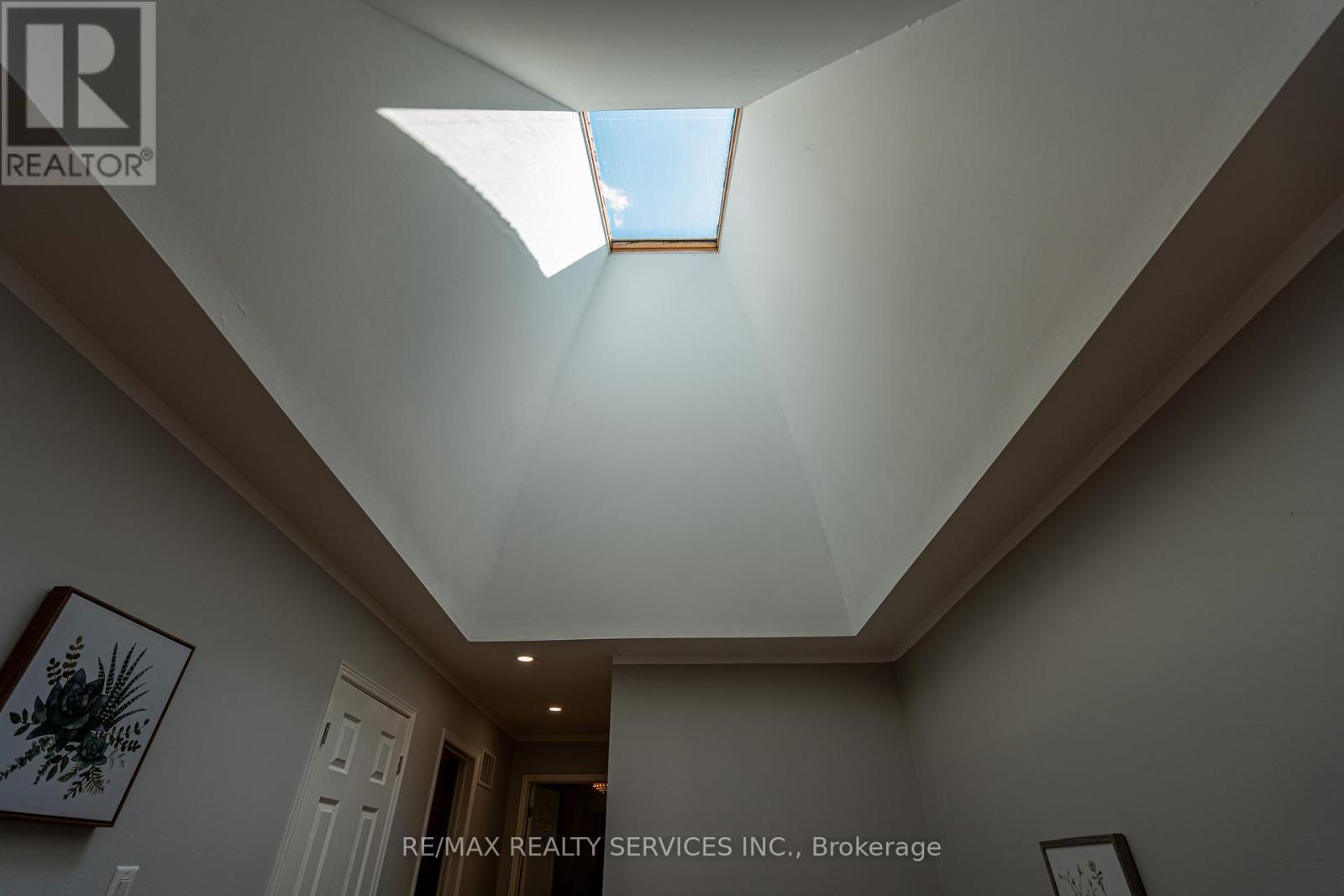 1160 Mccraney Street E, Oakville, Ontario  L6H 4S4 - Photo 22 - W12439261