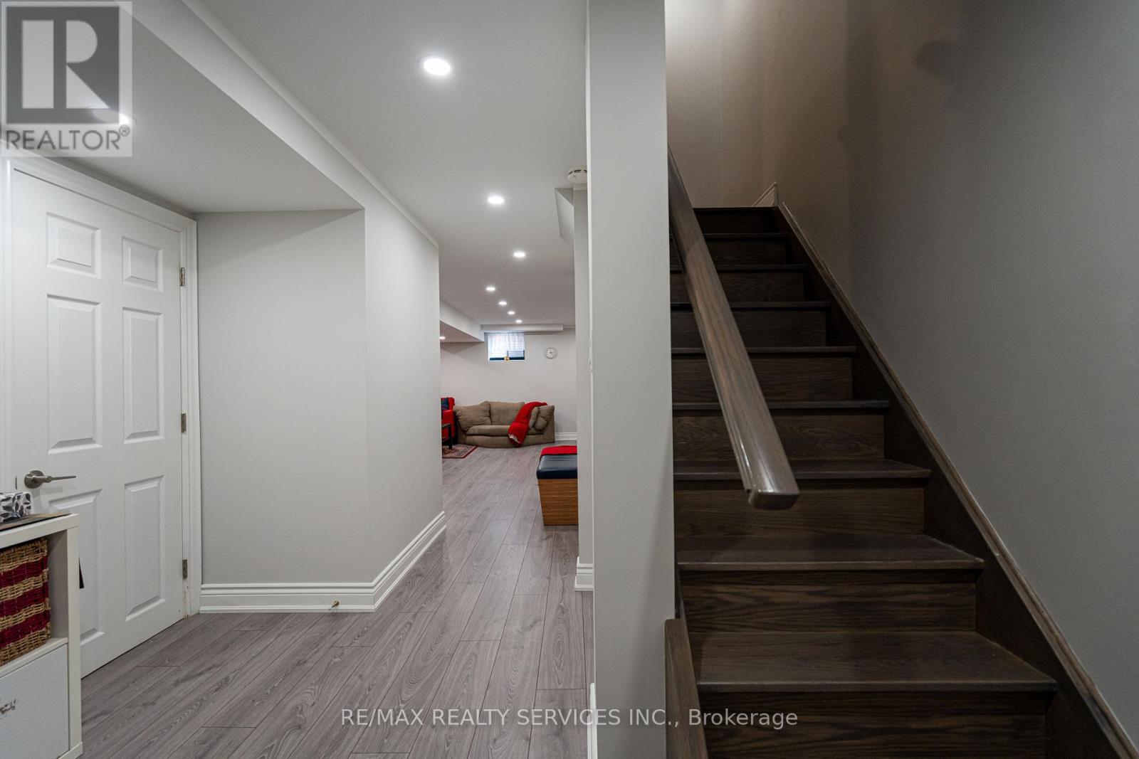 1160 Mccraney Street E, Oakville, Ontario  L6H 4S4 - Photo 38 - W12439261