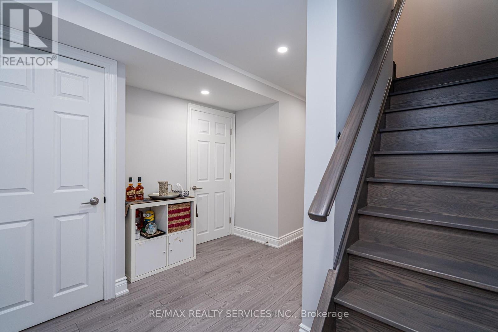 1160 Mccraney Street E, Oakville, Ontario  L6H 4S4 - Photo 39 - W12439261