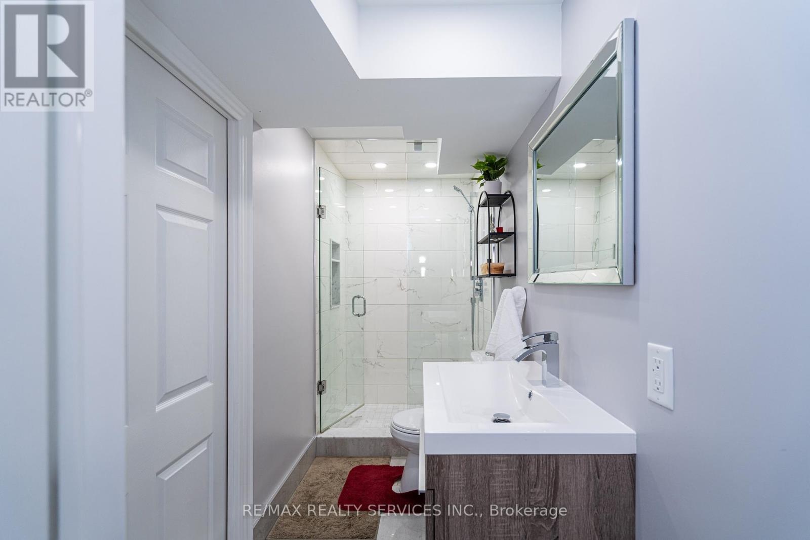 1160 Mccraney Street E, Oakville, Ontario  L6H 4S4 - Photo 43 - W12439261