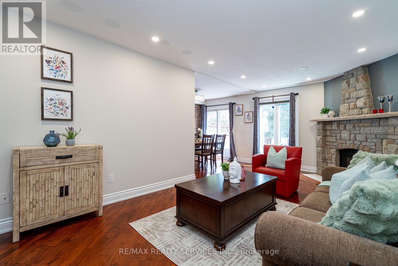 1160 Mccraney Street E, Oakville, Ontario  L6H 4S4 - Photo 9 - W12439261