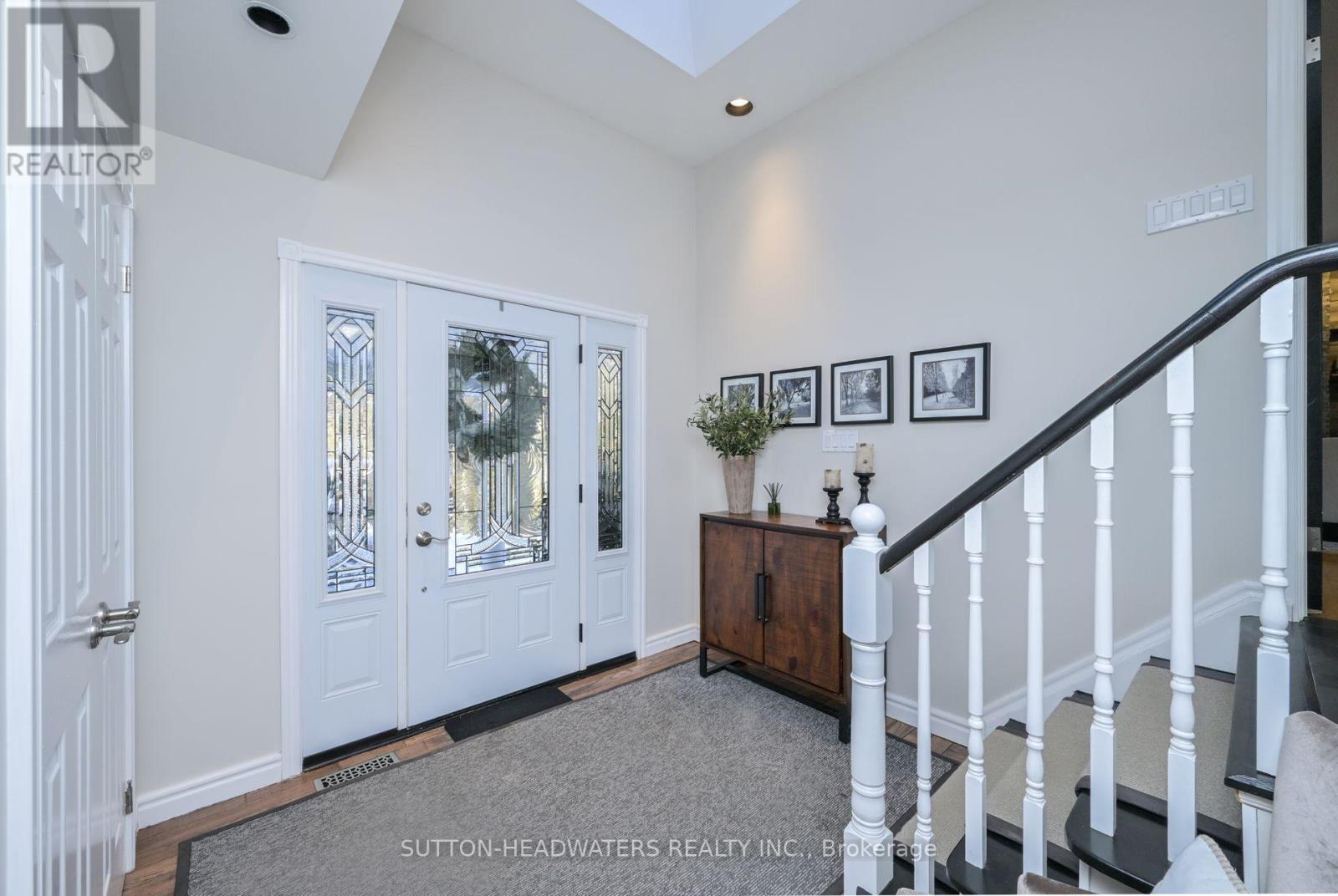 563 River Road, Caledon, Ontario  L7K 0E5 - Photo 3 - W12439266