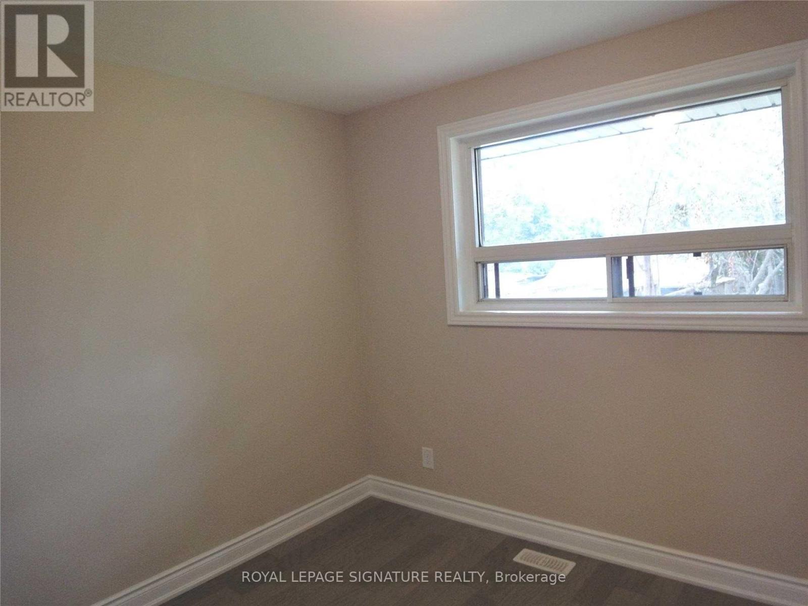 2157 Wiseman Court, Mississauga, Ontario  L5J 1P3 - Photo 11 - W12439268