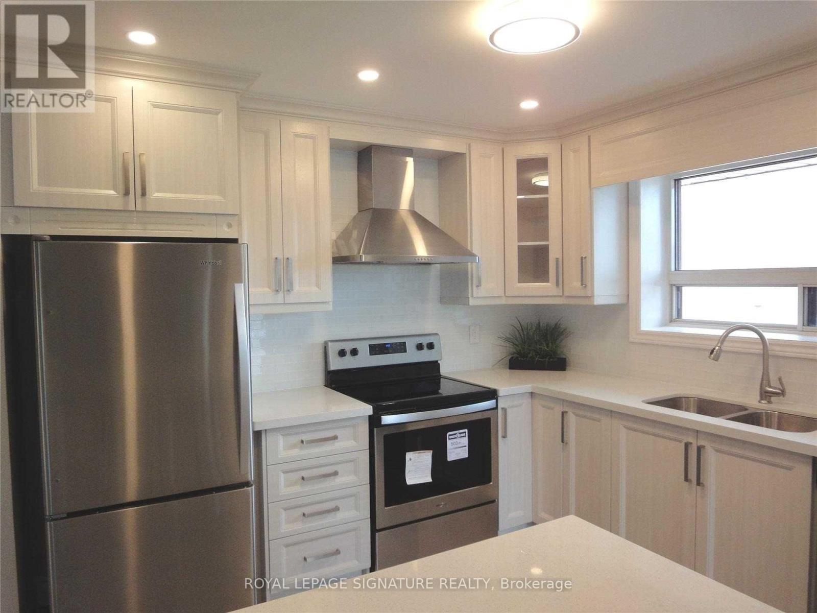 2157 Wiseman Court, Mississauga, Ontario  L5J 1P3 - Photo 4 - W12439268