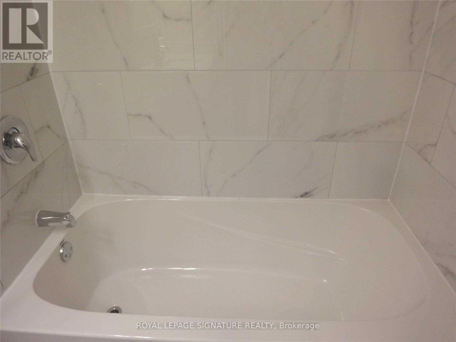 2157 Wiseman Court, Mississauga, Ontario  L5J 1P3 - Photo 8 - W12439268