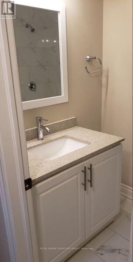 2157 Wiseman Court, Mississauga, Ontario  L5J 1P3 - Photo 9 - W12439268