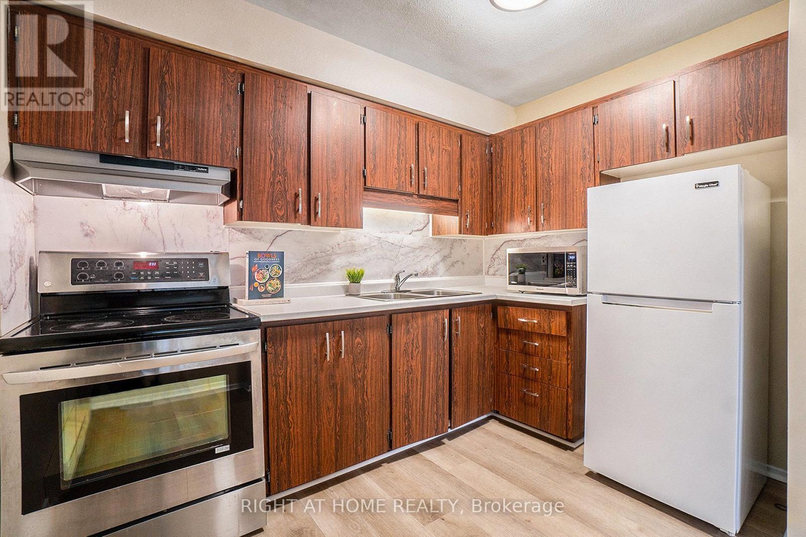 59 - 2939 Fairlea Crescent, Ottawa, Ontario  K1V 9A5 - Photo 3 - X12439282