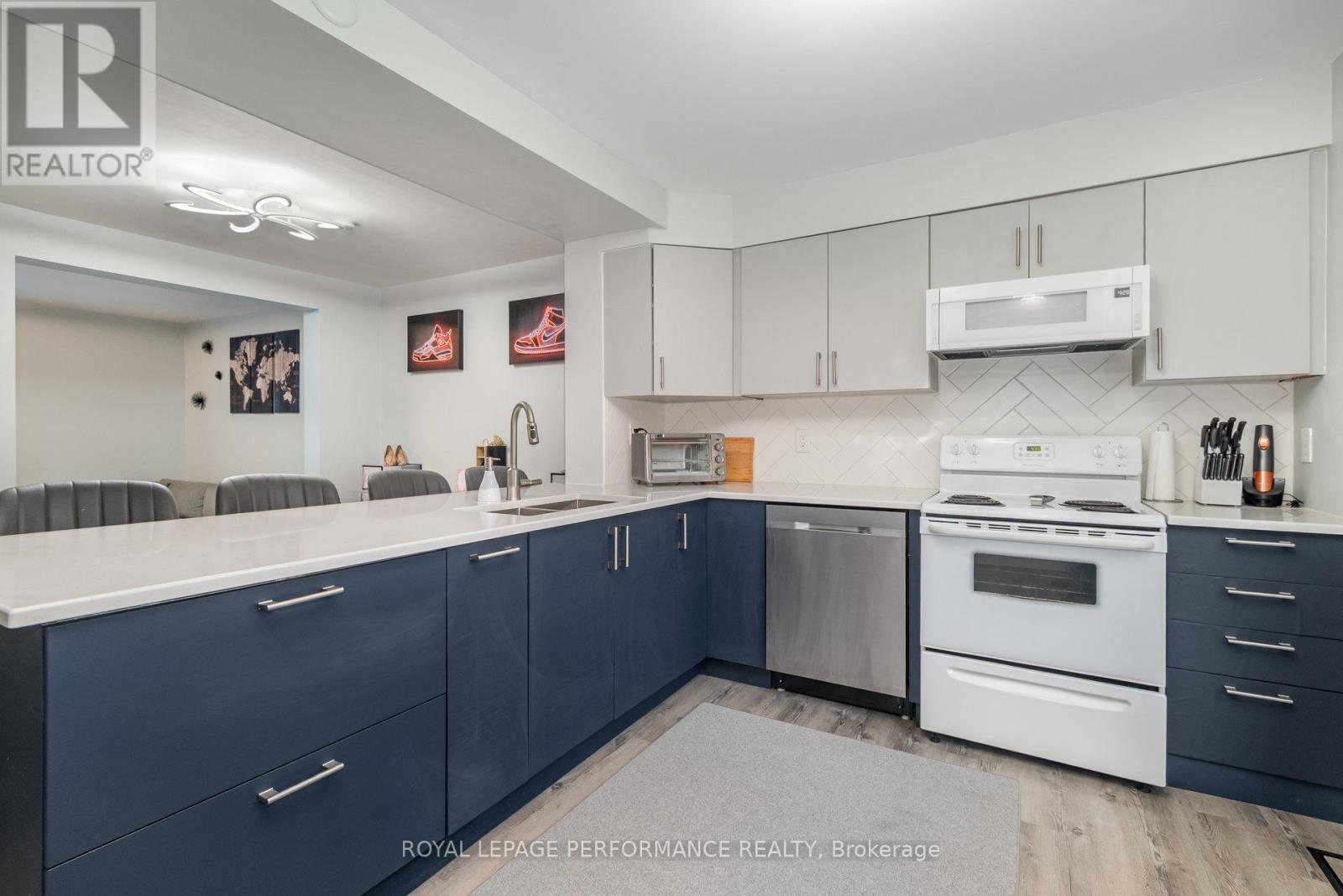 1150 Chimney Hill Way, Ottawa, Ontario  K1J 8Z8 - Photo 10 - X12439284