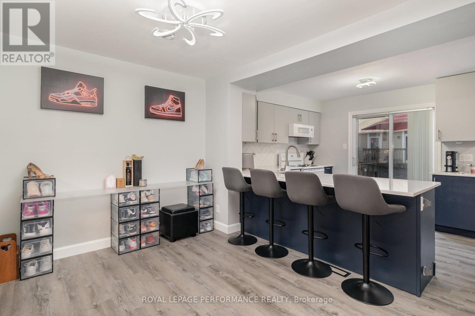 1150 Chimney Hill Way, Ottawa, Ontario  K1J 8Z8 - Photo 11 - X12439284