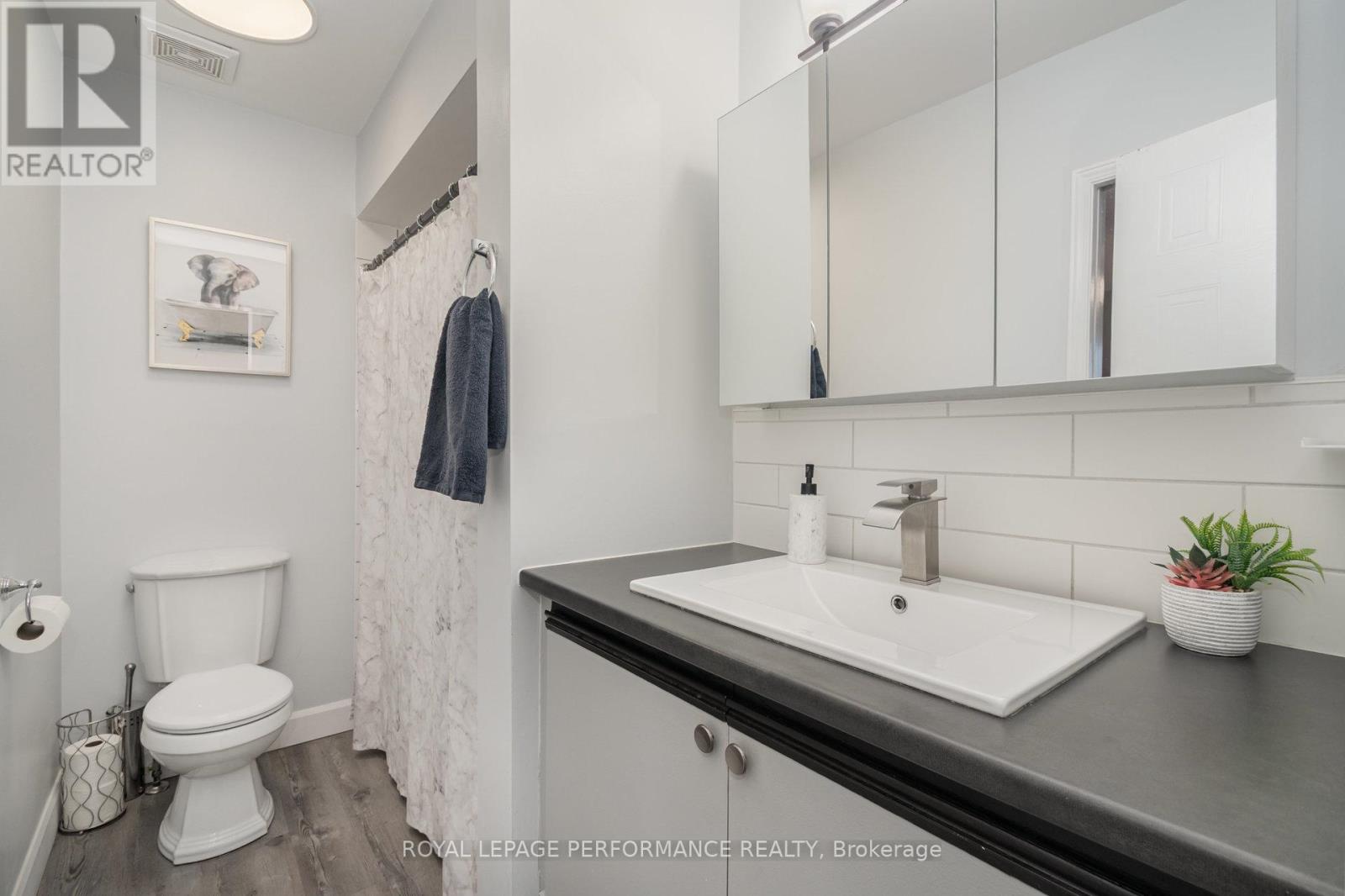 1150 Chimney Hill Way, Ottawa, Ontario  K1J 8Z8 - Photo 18 - X12439284