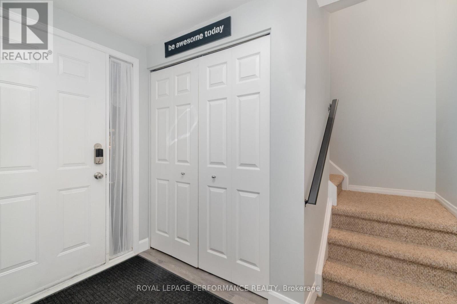 1150 Chimney Hill Way, Ottawa, Ontario  K1J 8Z8 - Photo 4 - X12439284