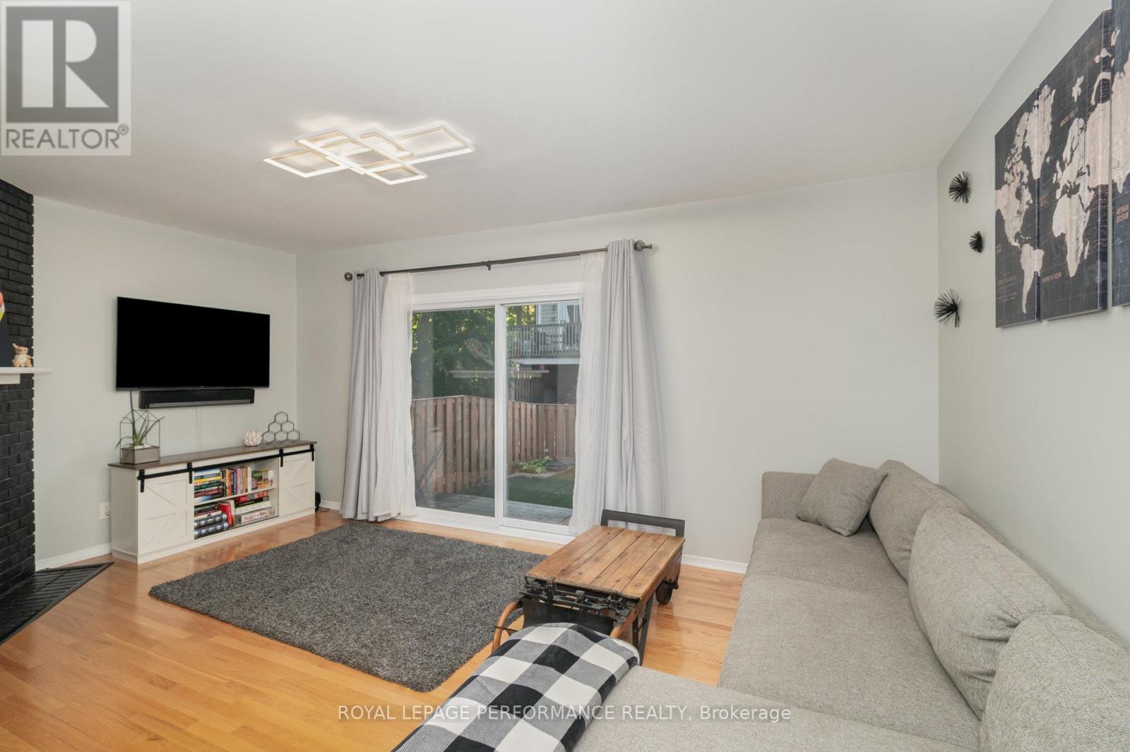1150 Chimney Hill Way, Ottawa, Ontario  K1J 8Z8 - Photo 5 - X12439284