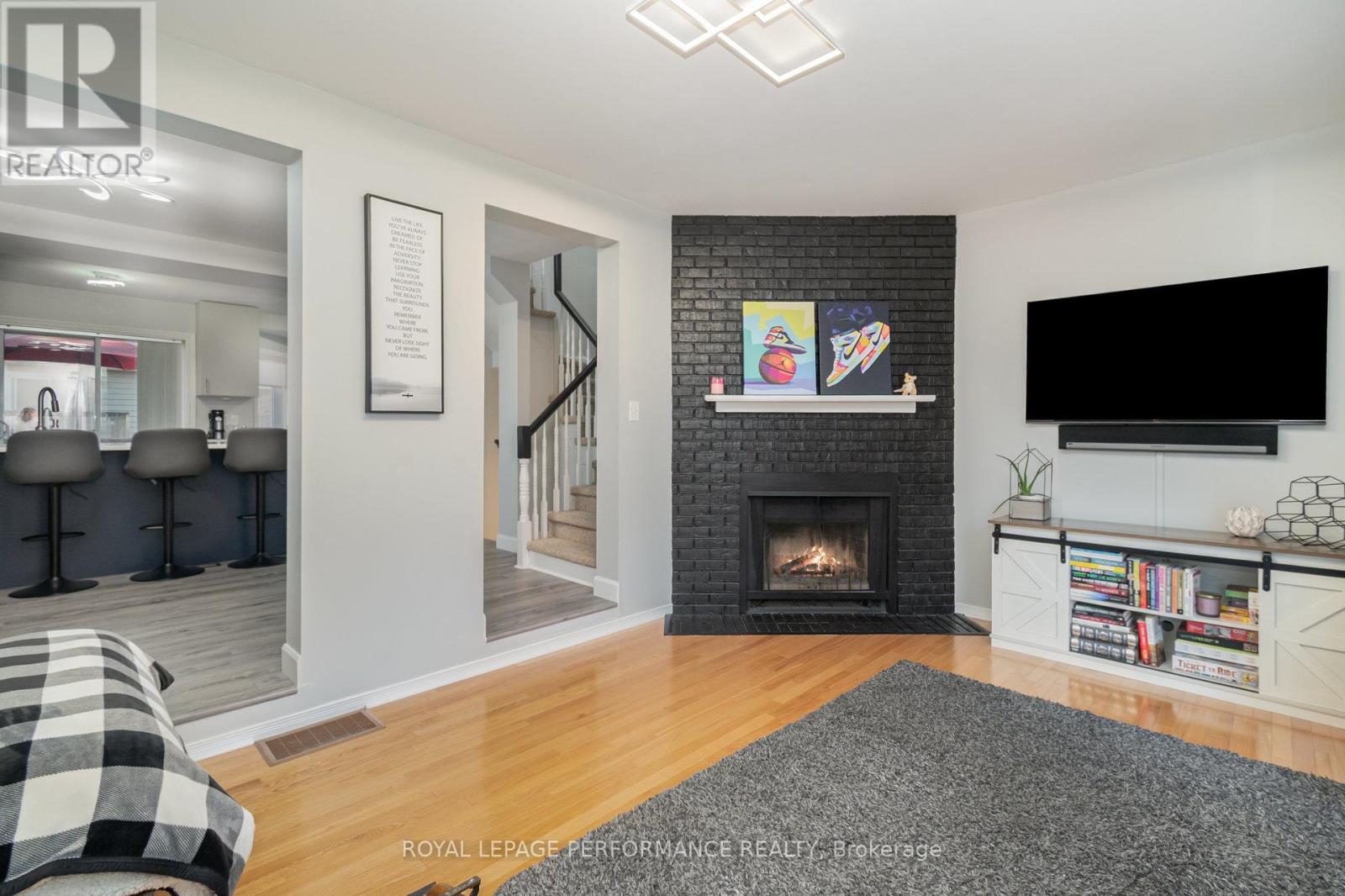 1150 Chimney Hill Way, Ottawa, Ontario  K1J 8Z8 - Photo 6 - X12439284