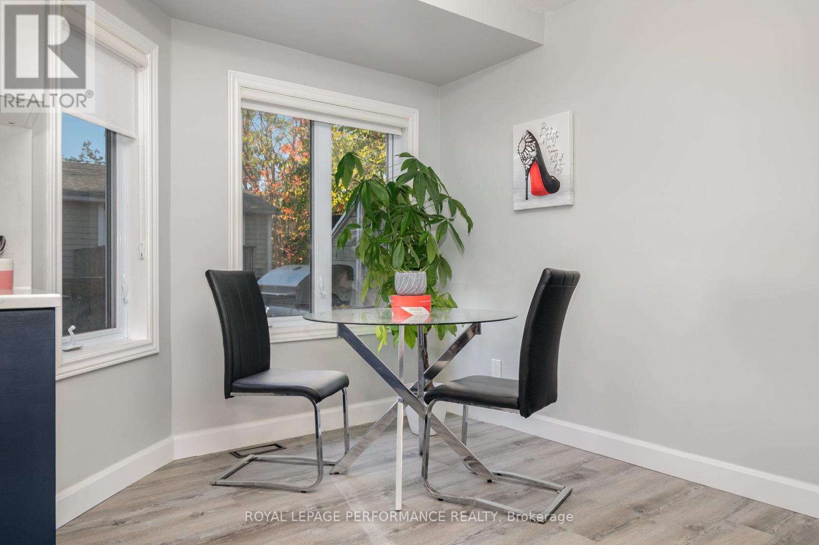 1150 Chimney Hill Way, Ottawa, Ontario  K1J 8Z8 - Photo 8 - X12439284