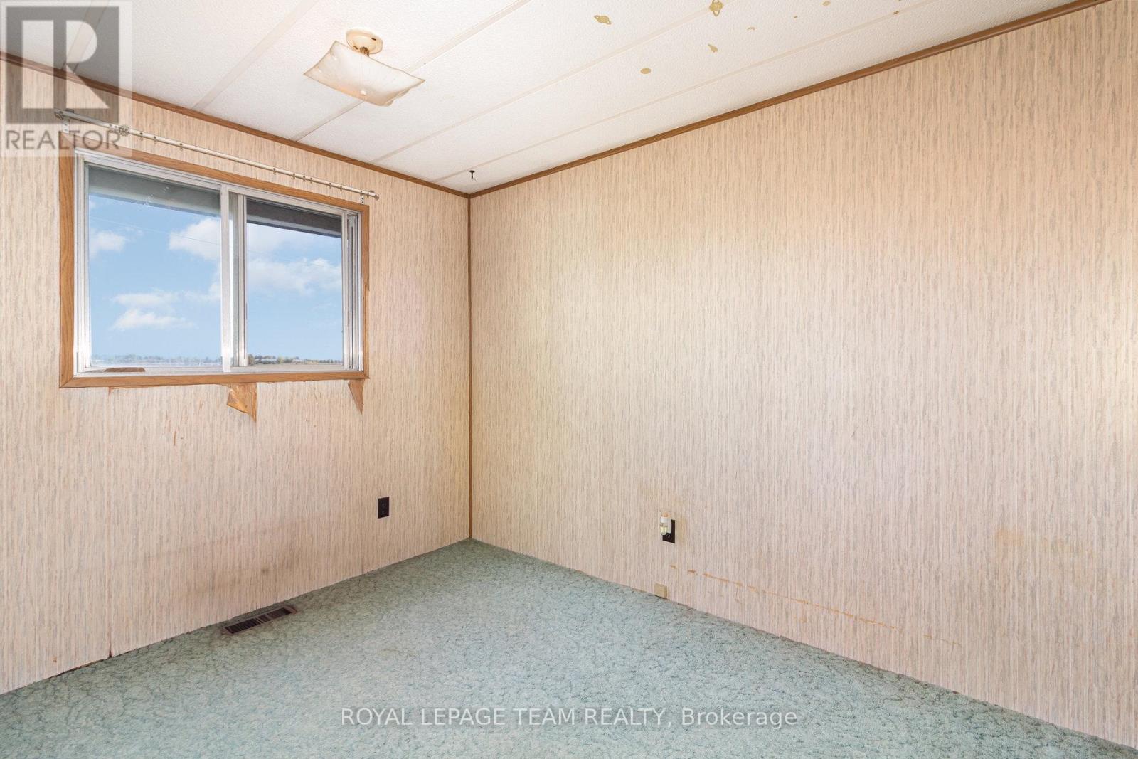 12121 Liscumb Road, North Dundas, Ontario  K0C 2K0 - Photo 14 - X12439292