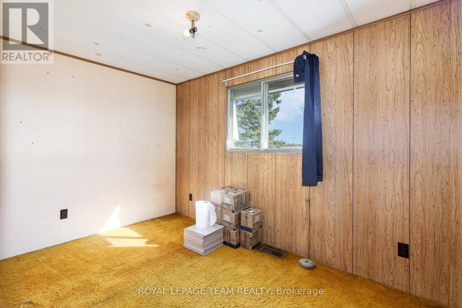 12121 Liscumb Road, North Dundas, Ontario  K0C 2K0 - Photo 16 - X12439292
