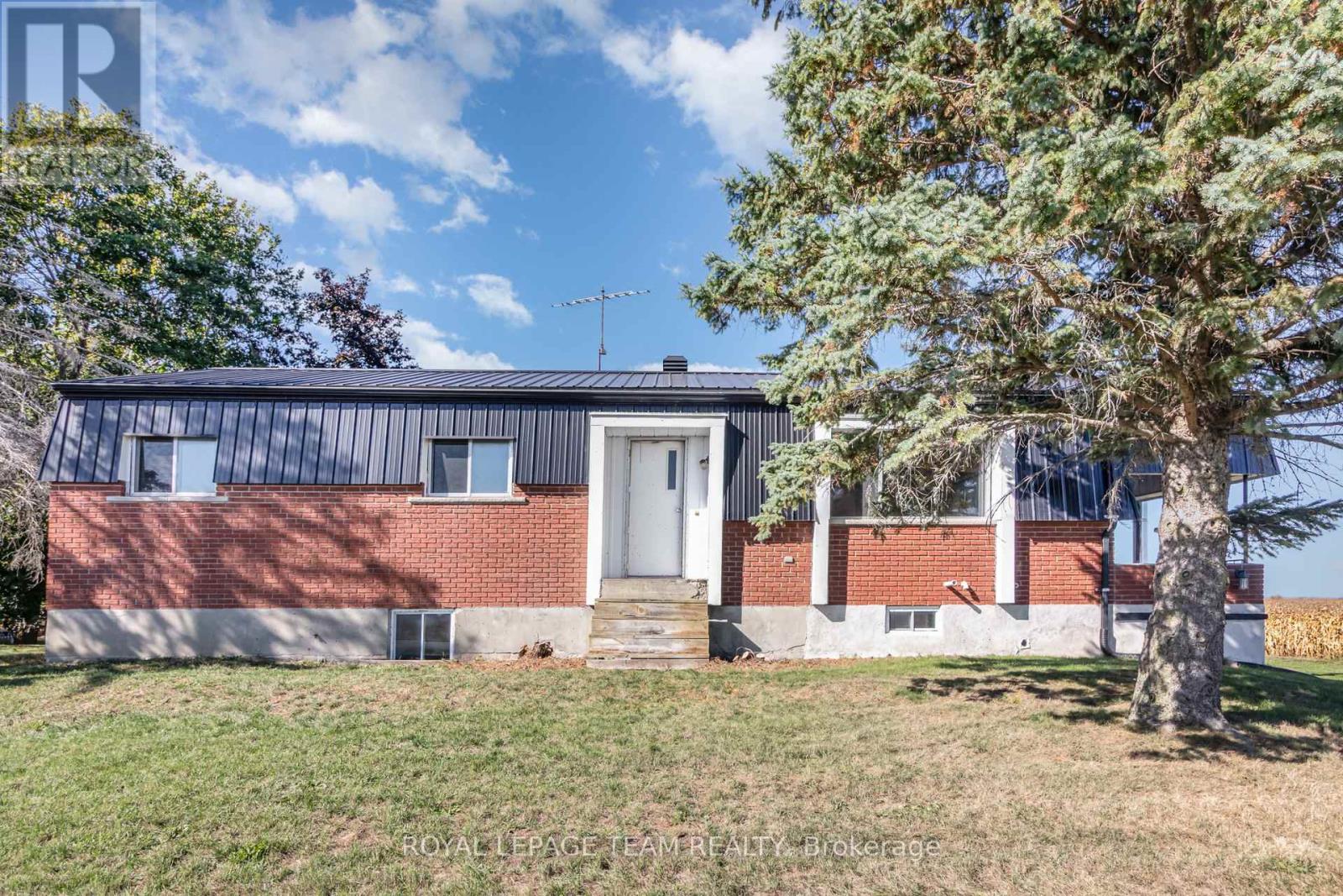 12121 Liscumb Road, North Dundas, Ontario  K0C 2K0 - Photo 2 - X12439292