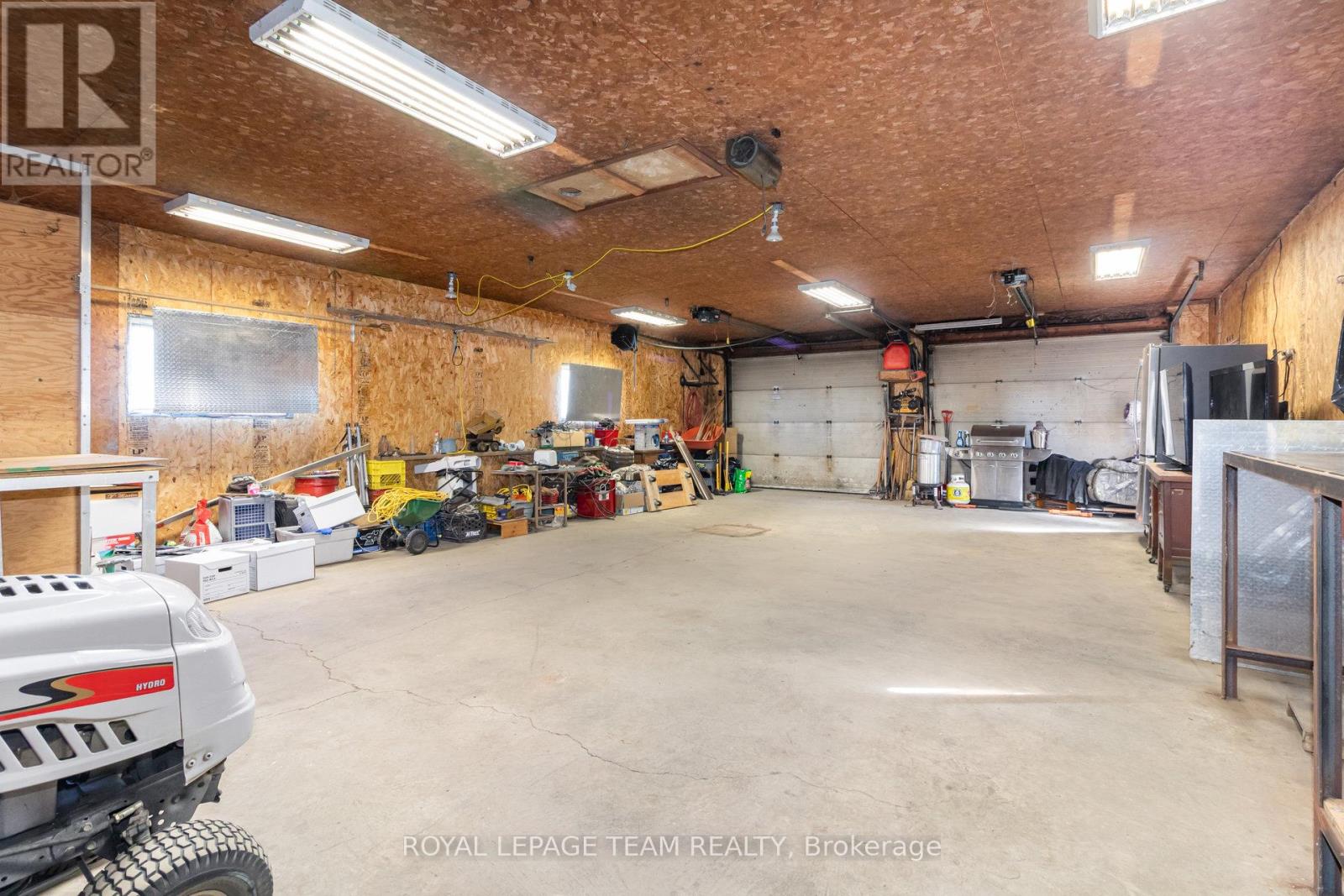 12121 Liscumb Road, North Dundas, Ontario  K0C 2K0 - Photo 25 - X12439292