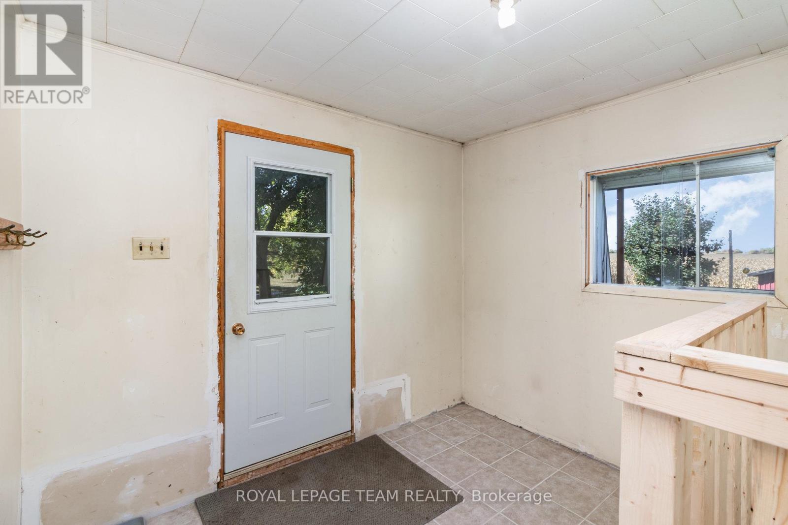 12121 Liscumb Road, North Dundas, Ontario  K0C 2K0 - Photo 3 - X12439292