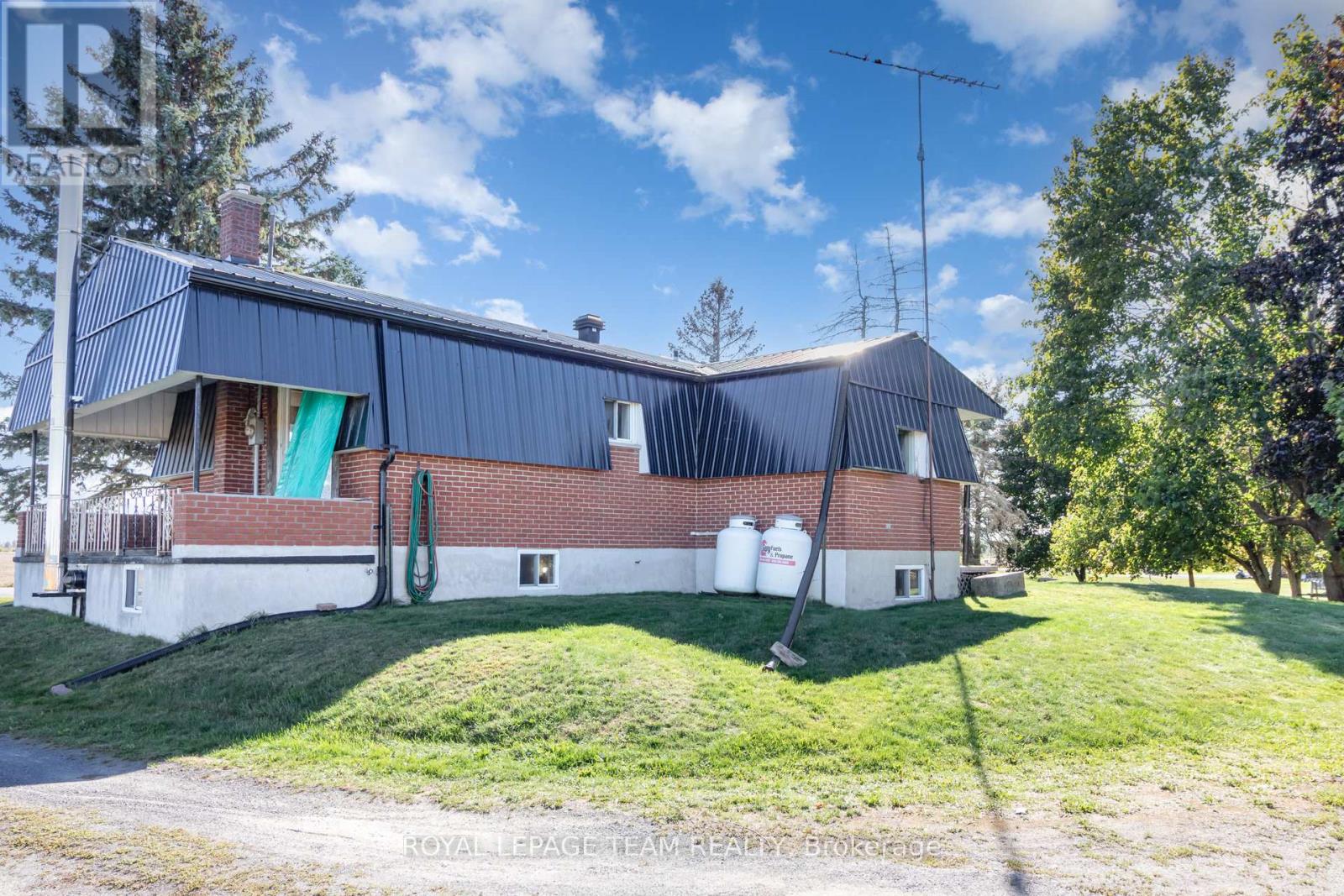 12121 Liscumb Road, North Dundas, Ontario  K0C 2K0 - Photo 30 - X12439292