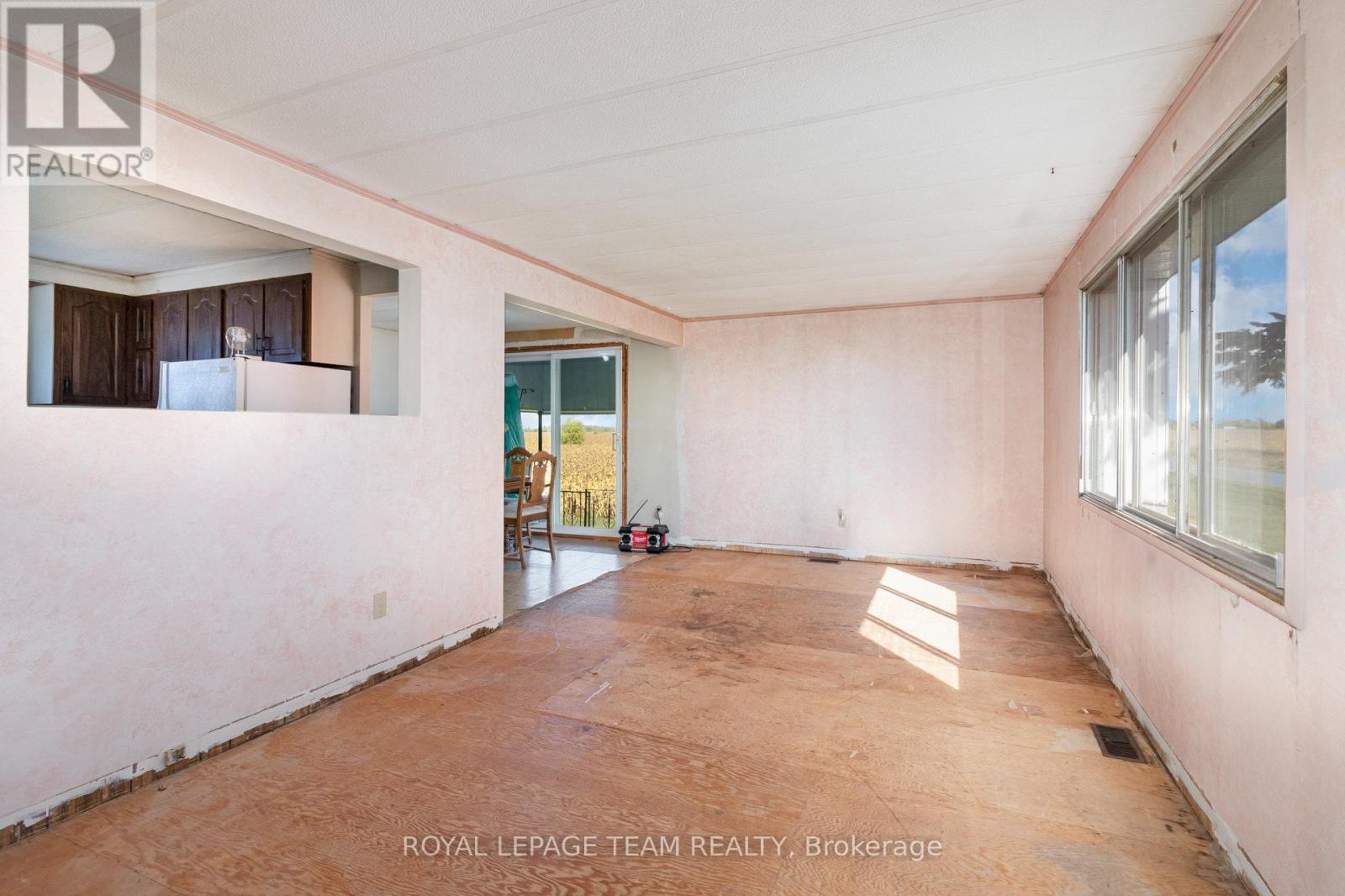 12121 Liscumb Road, North Dundas, Ontario  K0C 2K0 - Photo 6 - X12439292