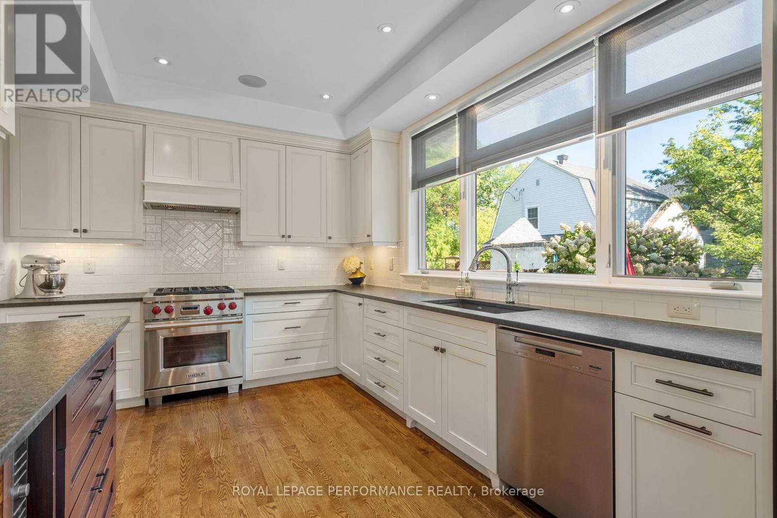 11 Marlowe Crescent, Ottawa, Ontario  K1S 1H3 - Photo 16 - X12439308