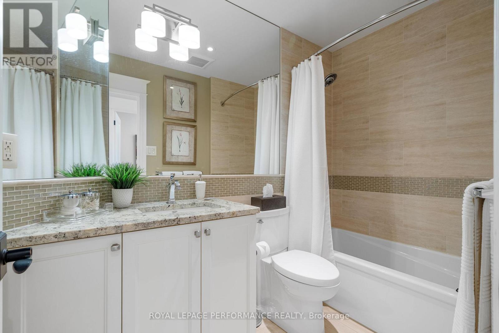 11 Marlowe Crescent, Ottawa, Ontario  K1S 1H3 - Photo 32 - X12439308