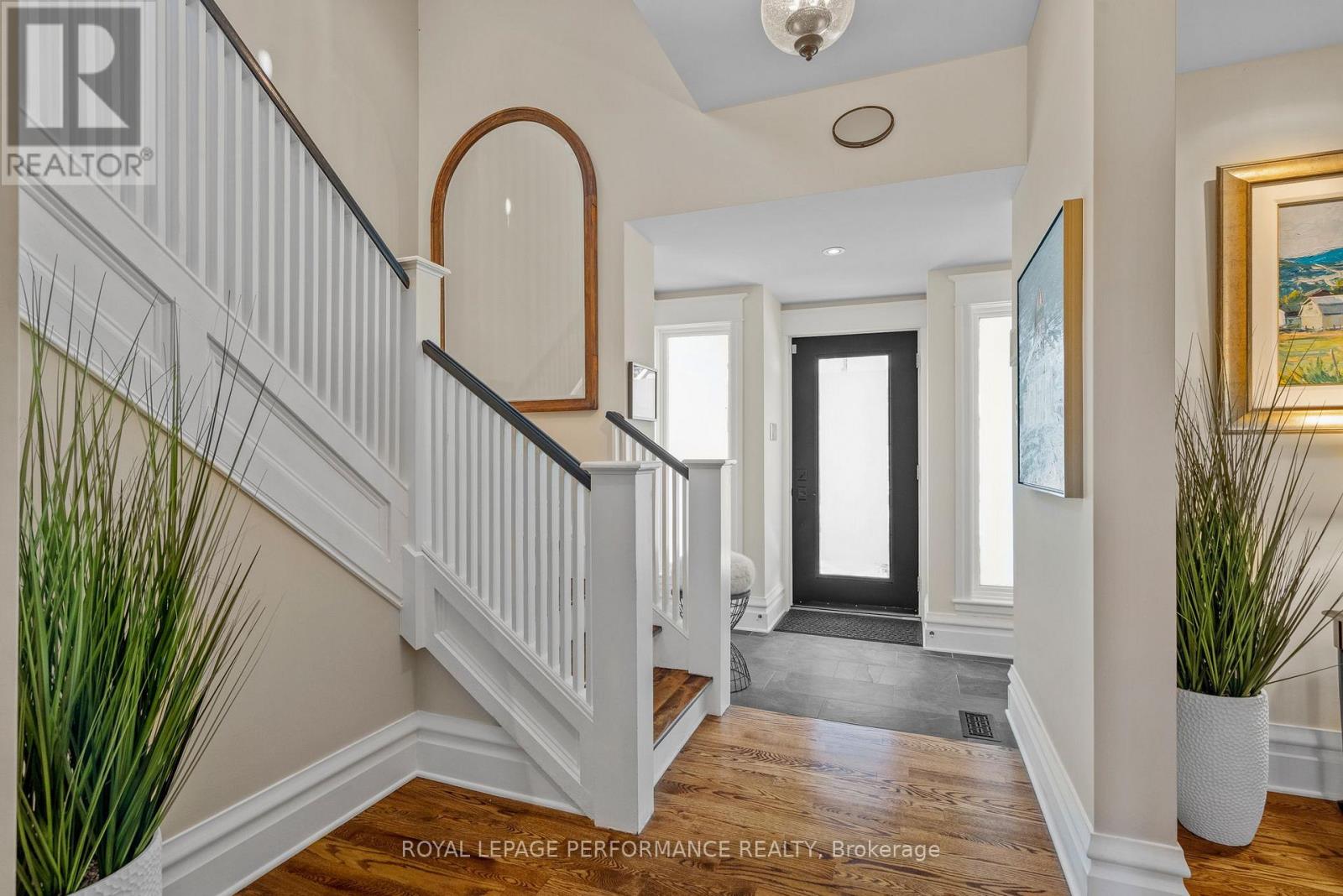 11 Marlowe Crescent, Ottawa, Ontario  K1S 1H3 - Photo 6 - X12439308