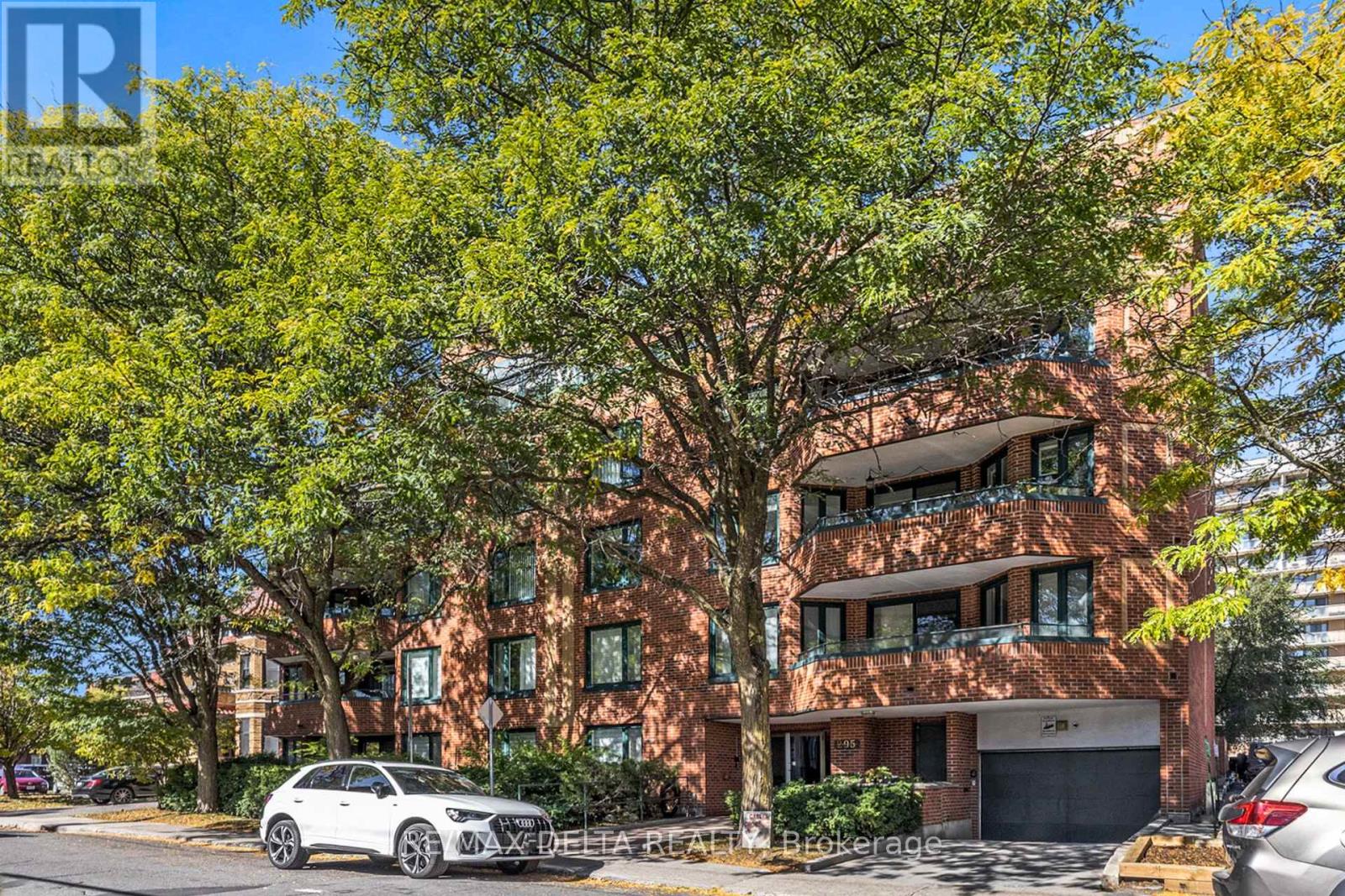 304 - 295 Gilmour Street, Ottawa, Ontario  K2P 0P7 - Photo 2 - X12439316