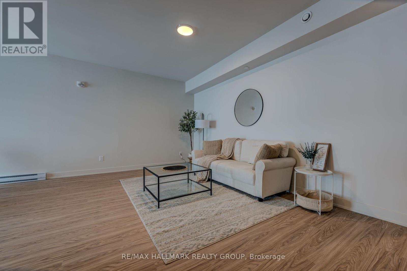 205-70 Vieux-Silo Road, Ottawa, Ontario  K1E 0B7 - Photo 4 - X12439330