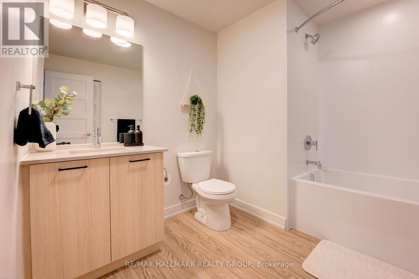 205-70 Vieux-Silo Road, Ottawa, Ontario  K1E 0B7 - Photo 6 - X12439330