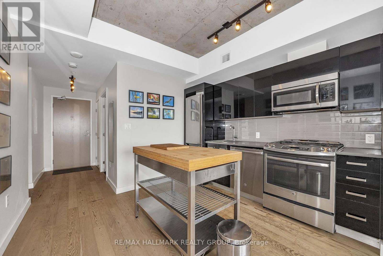 1602 - 224 Lyon Street N, Ottawa, Ontario  K1R 5V9 - Photo 11 - X12439335