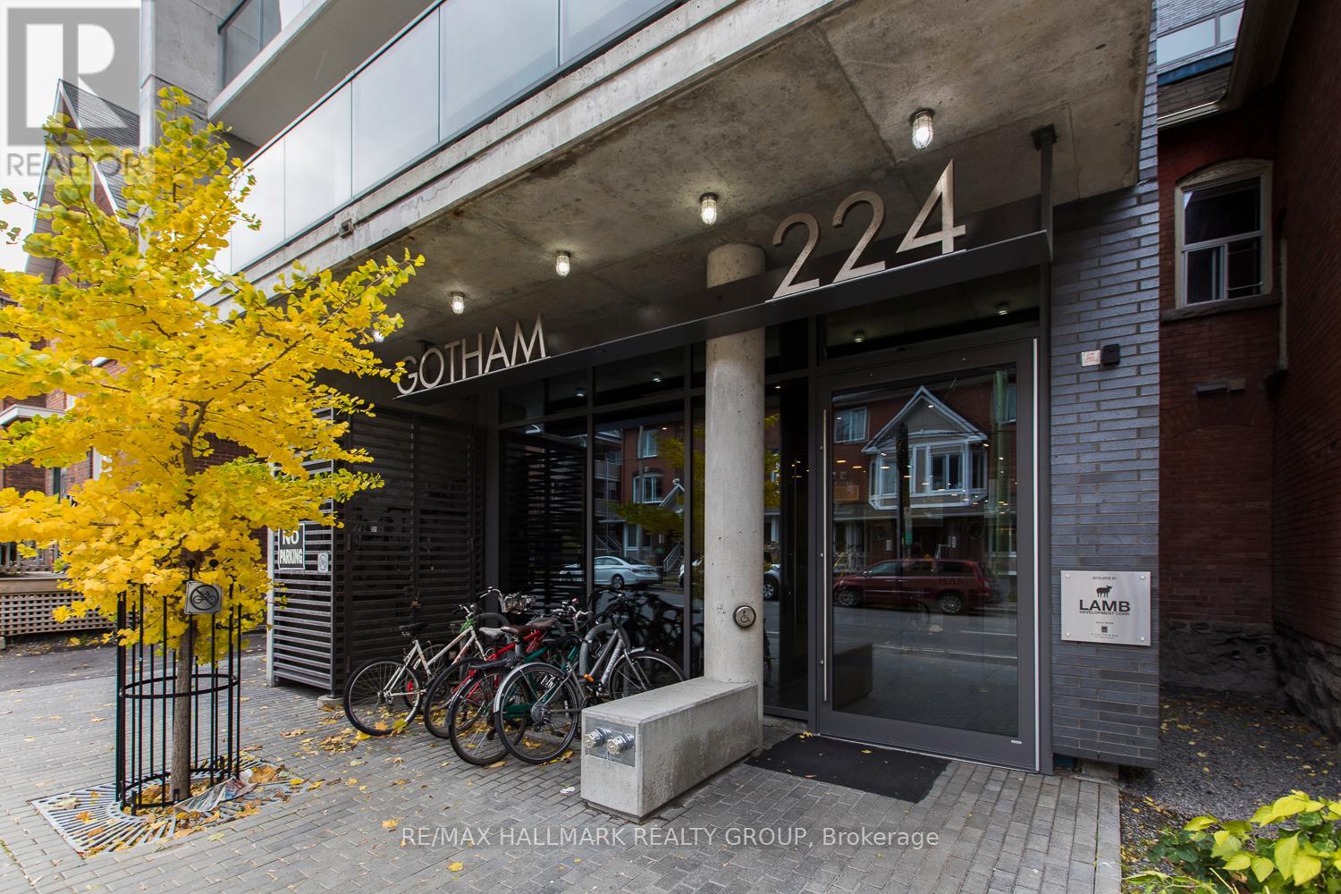 1602 - 224 Lyon Street N, Ottawa, Ontario  K1R 5V9 - Photo 2 - X12439335