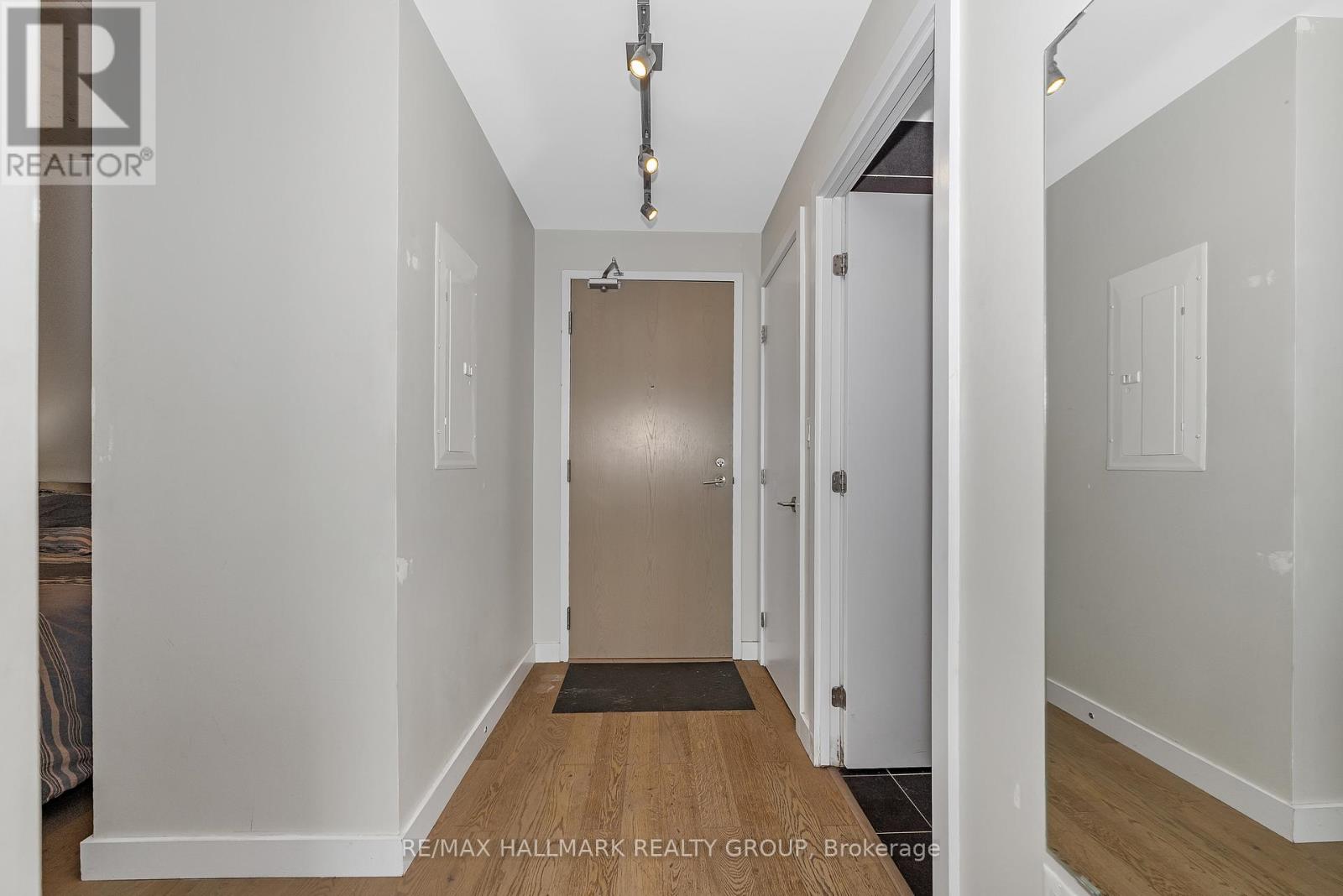 1602 - 224 Lyon Street N, Ottawa, Ontario  K1R 5V9 - Photo 5 - X12439335