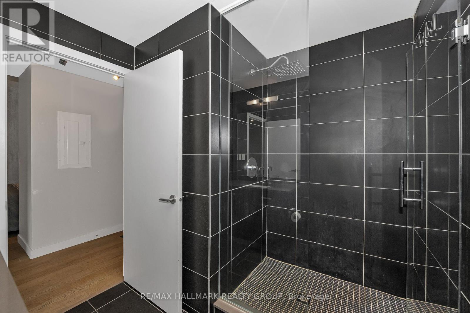 1602 - 224 Lyon Street N, Ottawa, Ontario  K1R 5V9 - Photo 7 - X12439335