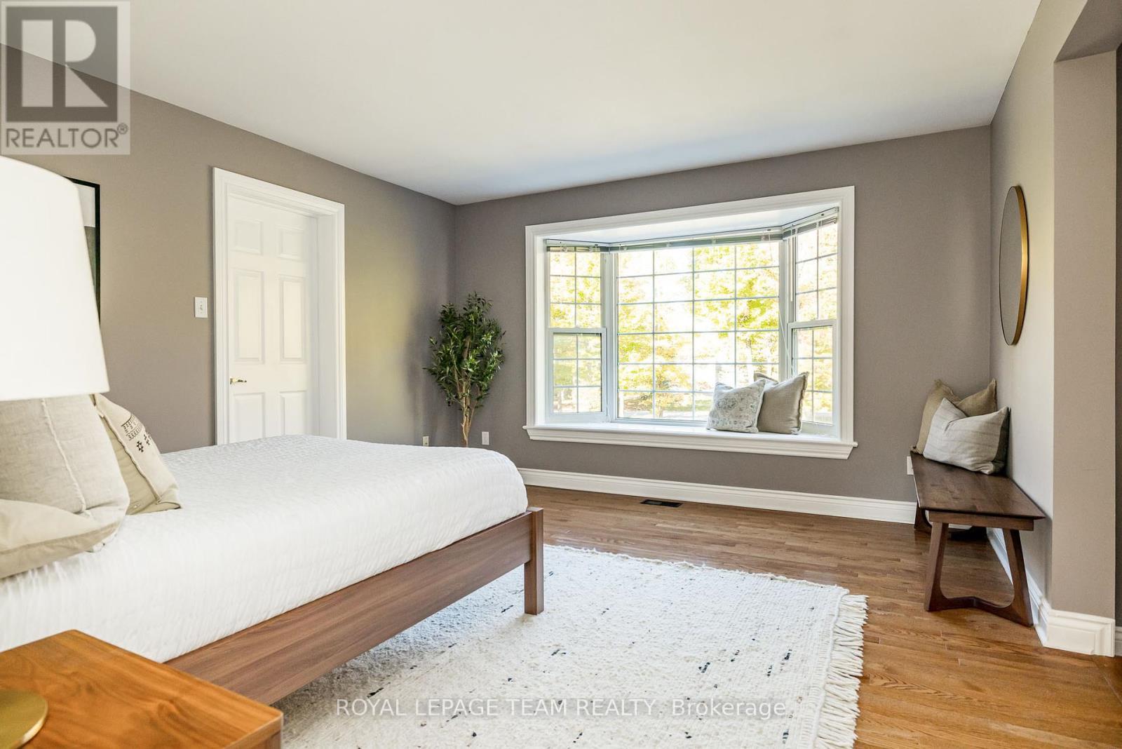 38 Marchvale Drive, Ottawa, Ontario  K2W 1C2 - Photo 29 - X12439353