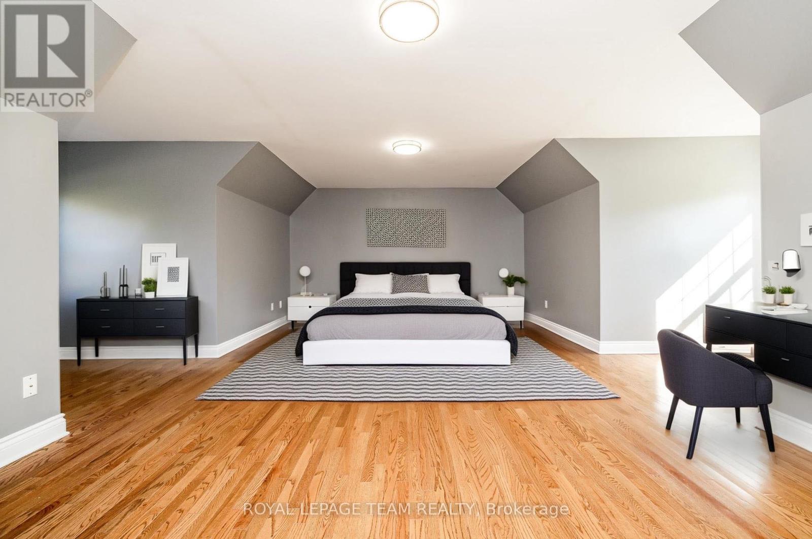 38 Marchvale Drive, Ottawa, Ontario  K2W 1C2 - Photo 33 - X12439353